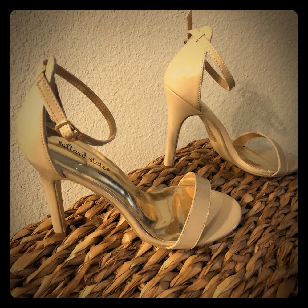 Altar’d State Patent leather high heels